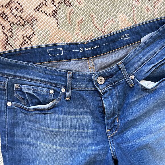 Levi's Mid Rise Demi Curve Slim Crop Jeans 27 4 Distressed Ankle Women's - Picture 4 of 6